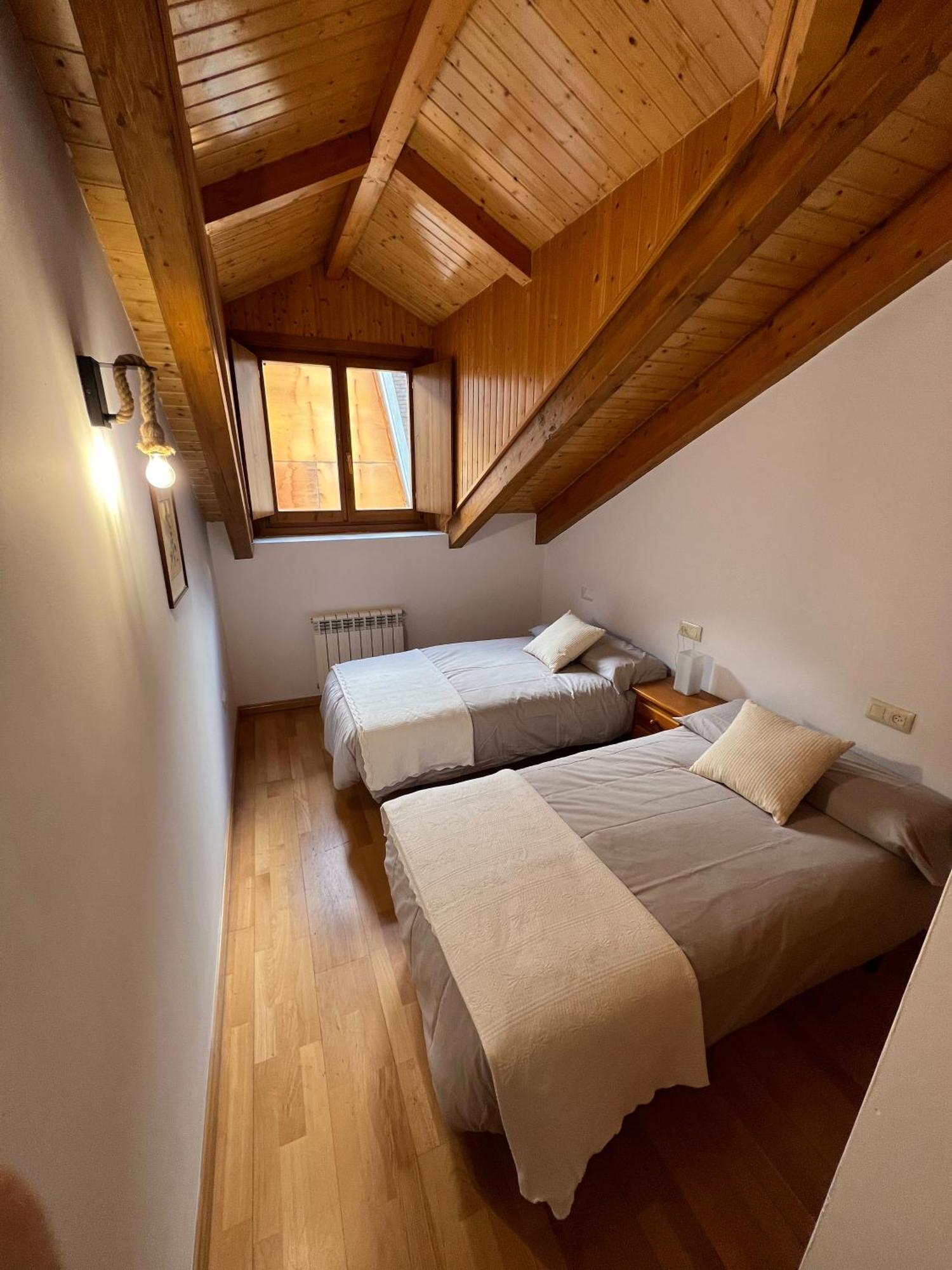 Casa La Muga Apartment Benasque Exterior photo