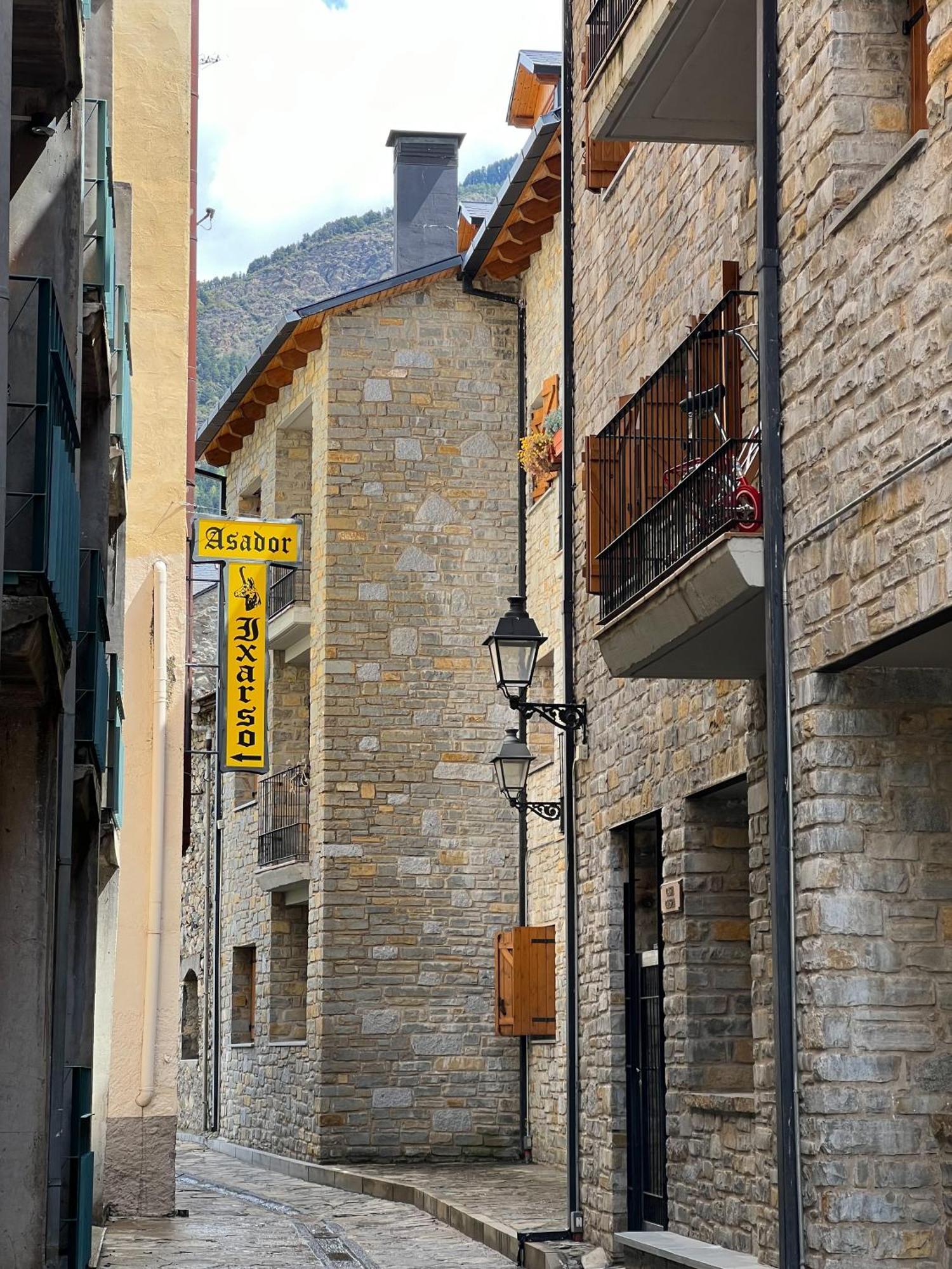 Casa La Muga Apartment Benasque Exterior photo
